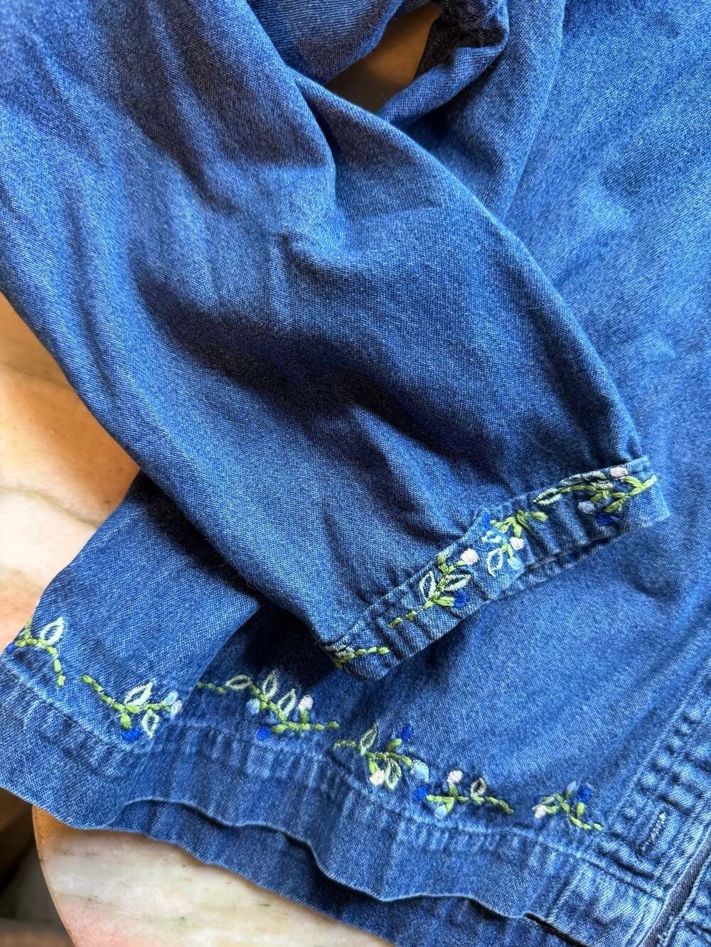 Company One Vintage Women's Floral Embroidered Denim Button-Down Shirt Medium